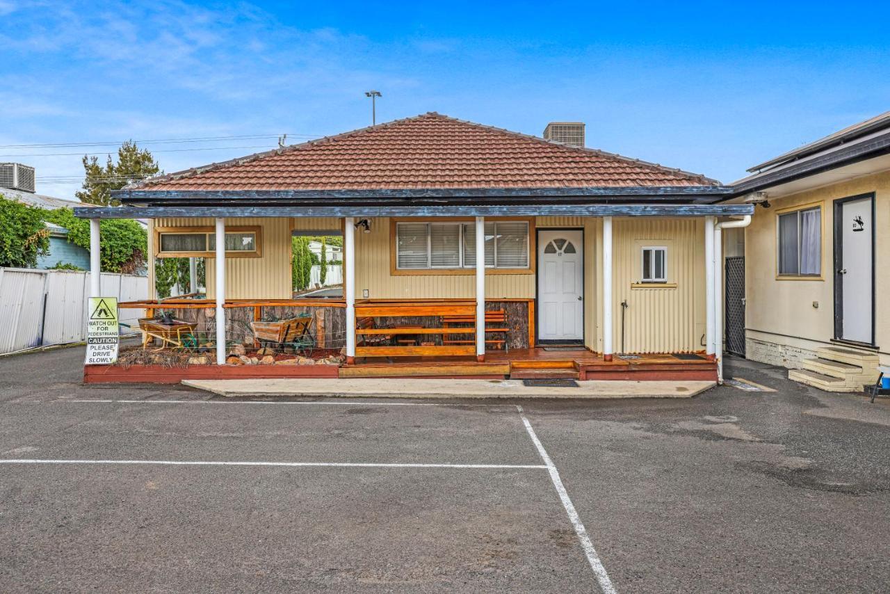 Tamworth Lodge Motel Exteriör bild