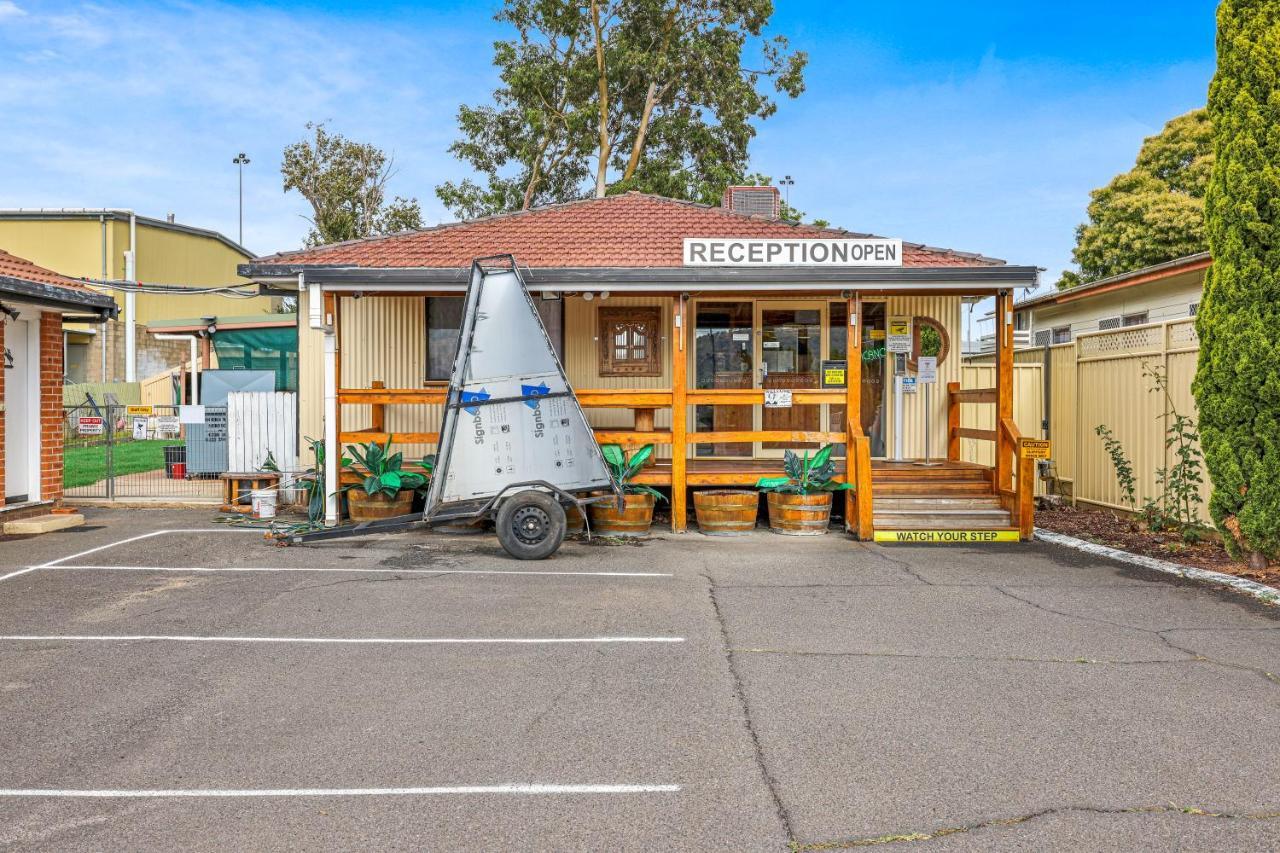 Tamworth Lodge Motel Exteriör bild